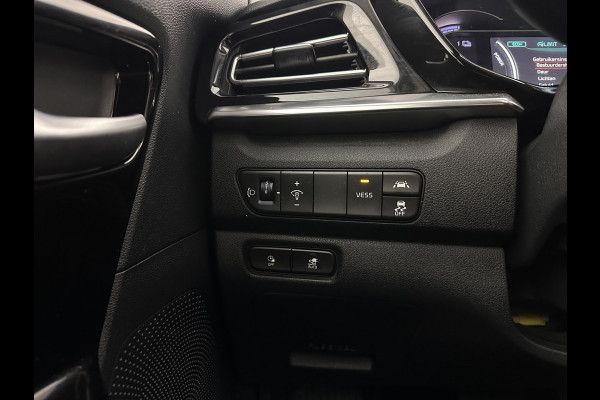 Kia e-Niro DynamicPlusLine 64 kWh [ 3-Fase ] {SOH-100%} (INCL-BTW) Aut.*PANO | LEATHER-FABRIC | FULL-LED | NAVI-FULLMAP | DAB+ | ADAPTIVE-CRUISE | CAMERA | HEATED-COMFORTSEATS | KEYLESS | DIGI-COCKPIT | SHIFT-PADDLES | CARPLAY | LANE-ASSIST | ...