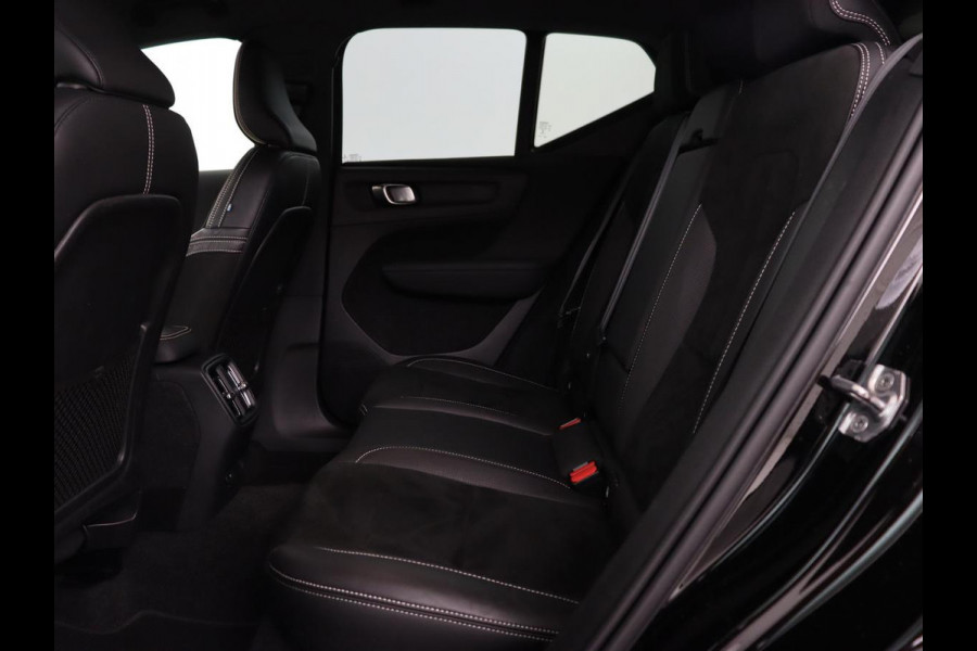 Volvo XC40 Recharge P8 AWD R Design | Stoel & stuurverwarming | Harman/Kardon | Adaptive cruise | Carplay | Navigatie | Keyless | Leder/Alcantara | Parkeerhulp | Full LED