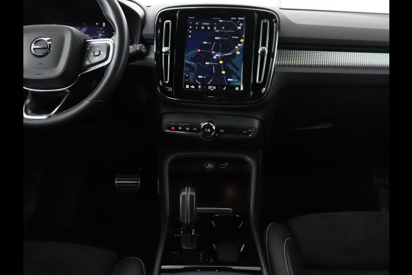 Volvo XC40 Recharge P8 AWD R Design | Stoel & stuurverwarming | Harman/Kardon | Adaptive cruise | Carplay | Navigatie | Keyless | Leder/Alcantara | Parkeerhulp | Full LED