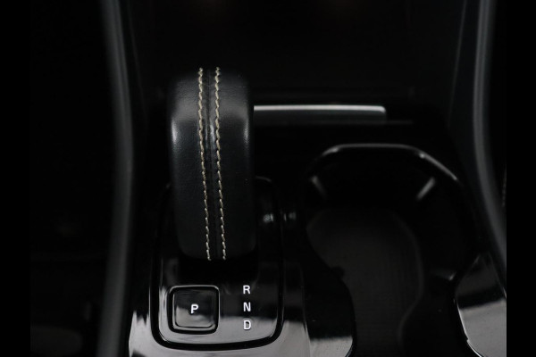 Volvo XC40 Recharge P8 AWD R Design | Stoel & stuurverwarming | Harman/Kardon | Adaptive cruise | Carplay | Navigatie | Keyless | Leder/Alcantara | Parkeerhulp | Full LED