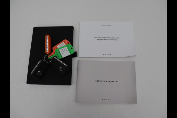 Volvo XC40 Recharge P8 AWD R Design | Stoel & stuurverwarming | Harman/Kardon | Adaptive cruise | Carplay | Navigatie | Keyless | Leder/Alcantara | Parkeerhulp | Full LED