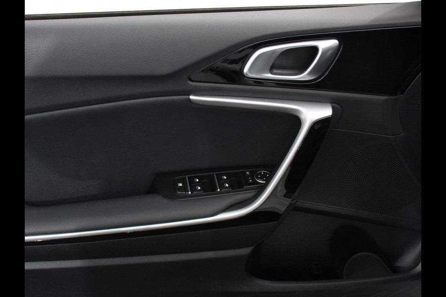 Kia Ceed Sportswagon 1.6 GDI PHEV DynamicLine Climate control | Adaptieve cruise control | Stuur verwarming | Stoel verwarming | Parkeersensoren | Achteruitrijcamera | Apple Carplay/ Android Auto