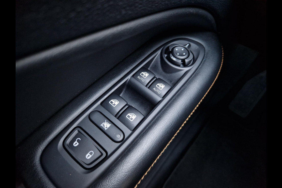 Jeep Compass 1.3T Limited Automaat | Trekhaak | BSD | DAB | Camera | Navi | Clima |