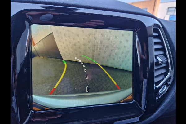 Jeep Compass 1.3T Limited Automaat | Trekhaak | BSD | DAB | Camera | Navi | Clima |