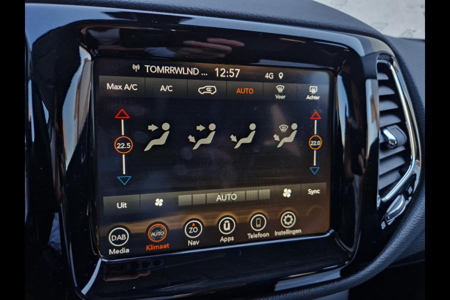 Jeep Compass 1.3T Limited Automaat | Trekhaak | BSD | DAB | Camera | Navi | Clima |