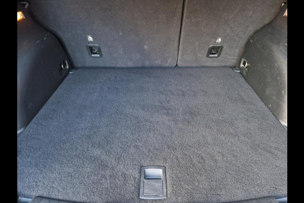 Jeep Compass 1.3T Limited Automaat | Trekhaak | BSD | DAB | Camera | Navi | Clima |