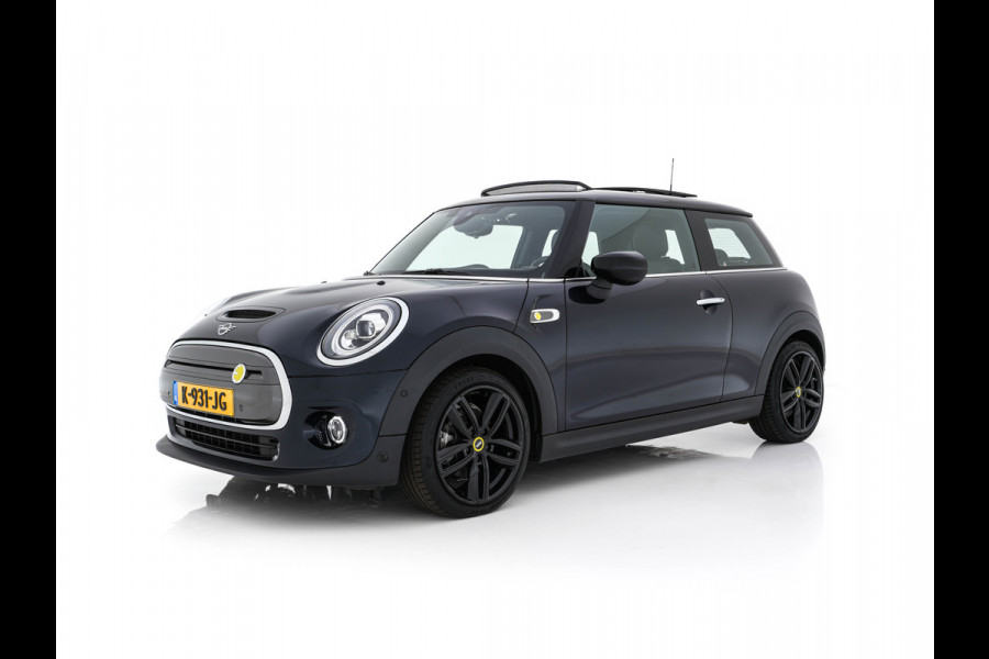 MINI Mini Electric Yours 33 kWh [ 3-Fase ] { SOH 100% } (INCL-BTW ) Aut.* HEATPUMP | PANO | LEATHER | DIGI-COCKPIT | HEAD-UP | FULL-LED | NAVI-FULLMAP | HEATED-SPORTSEATS | DAB | CRUISE | HARMAN/KARDON | CAMERA | KEYLESS | AMBIENTLIGHT | 17"ALU*