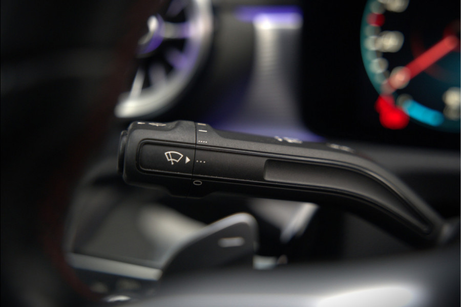 Mercedes-Benz A-Klasse 250 e Advantage AMG | Panoramadak | Burmester | Stoelverwarming | Memory Seat | Cruise Control | Camera | Apple Carplay | Ambiance Verlichting | Night Pakket | Keyless |