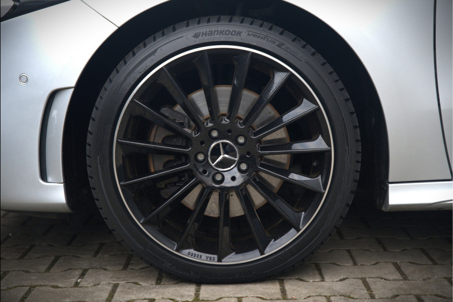 Mercedes-Benz A-Klasse 250 e Advantage AMG | Panoramadak | Burmester | Stoelverwarming | Memory Seat | Cruise Control | Camera | Apple Carplay | Ambiance Verlichting | Night Pakket | Keyless |