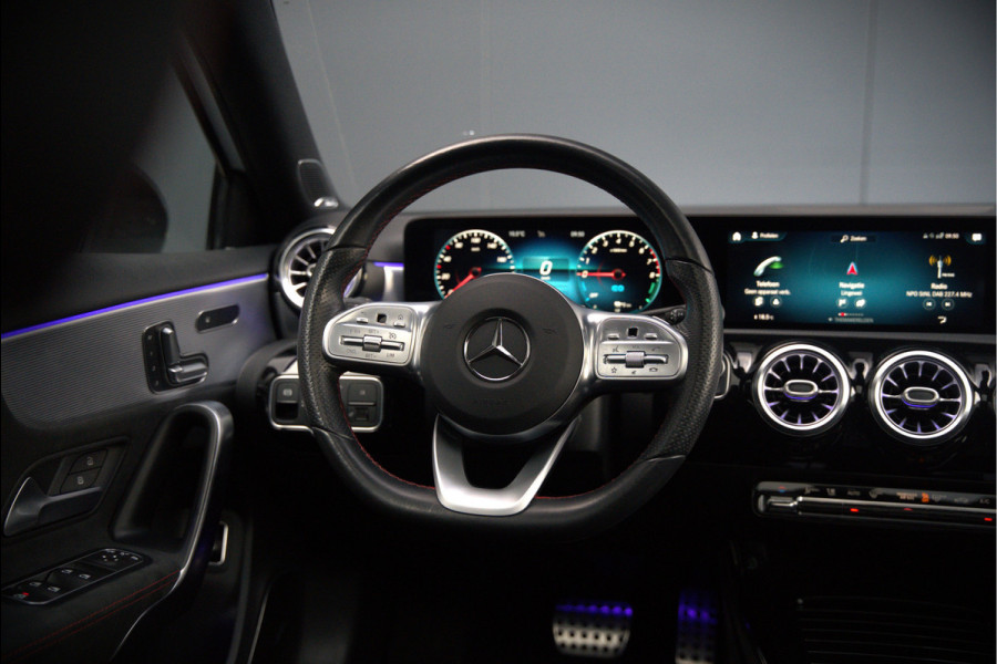 Mercedes-Benz A-Klasse 250 e Advantage AMG | Panoramadak | Burmester | Stoelverwarming | Memory Seat | Cruise Control | Camera | Apple Carplay | Ambiance Verlichting | Night Pakket | Keyless |