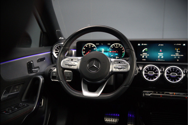 Mercedes-Benz A-Klasse 250 e Advantage AMG | Panoramadak | Burmester | Stoelverwarming | Memory Seat | Cruise Control | Camera | Apple Carplay | Ambiance Verlichting | Night Pakket | Keyless |