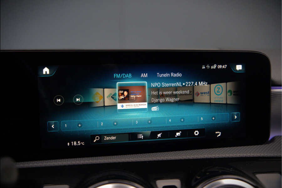 Mercedes-Benz A-Klasse 250 e Advantage AMG | Panoramadak | Burmester | Stoelverwarming | Memory Seat | Cruise Control | Camera | Apple Carplay | Ambiance Verlichting | Night Pakket | Keyless |