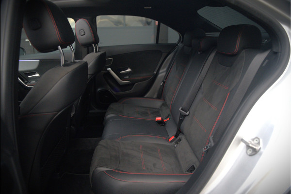 Mercedes-Benz A-Klasse 250 e Advantage AMG | Panoramadak | Burmester | Stoelverwarming | Memory Seat | Cruise Control | Camera | Apple Carplay | Ambiance Verlichting | Night Pakket | Keyless |