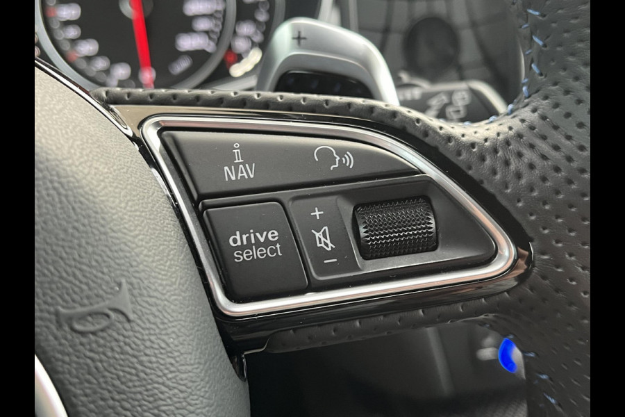 Audi RS6 *PERFORMANCE*CERAMIC*SOFCL*B&O*HUD*AKRA*KW*CONCAVE