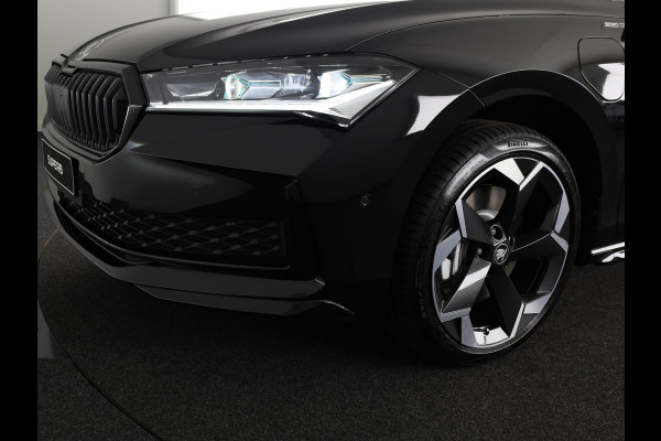 Škoda Superb Sportline Business PHEV 1.5 TSI 204 pk 6 versn. DSG | Travel Assist Plus Sportline | Trekhaak wegklapbaar | Winterpakket | Lichtmetalen velgen 19 inch Torcular