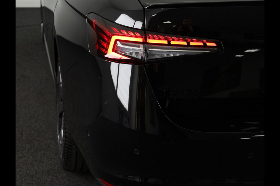 Škoda Superb Sportline Business PHEV 1.5 TSI 204 pk 6 versn. DSG | Travel Assist Plus Sportline | Trekhaak wegklapbaar | Winterpakket | Lichtmetalen velgen 19 inch Torcular