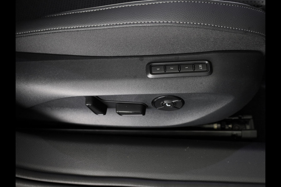 Škoda Superb Sportline Business PHEV 1.5 TSI 204 pk 6 versn. DSG | Travel Assist Plus Sportline | Trekhaak wegklapbaar | Winterpakket | Lichtmetalen velgen 19 inch Torcular