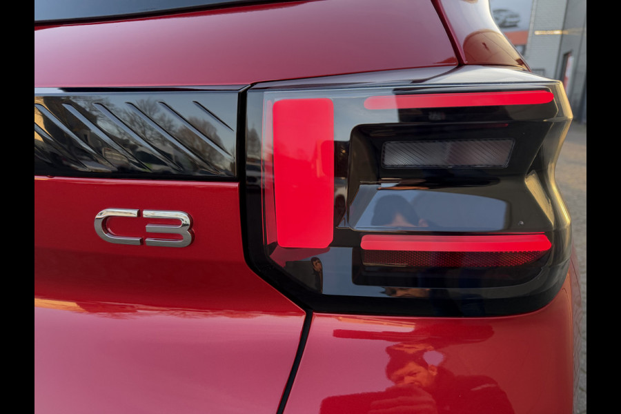 Citroën C3 100pk Max (Camera - Navigatie - Automatische Airco - LED - Parkeersensoren - Apple Carplay)