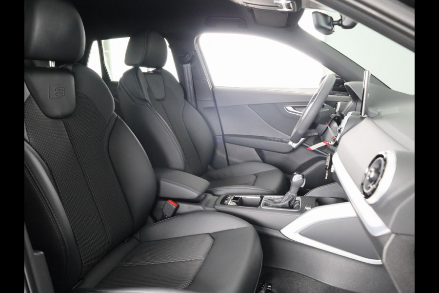 Audi Q2 35 TFSI S Edition | Optiek pakket zwart plus | Privacy glas | Stoelverwarming voorin | Audi Soundsysteem |