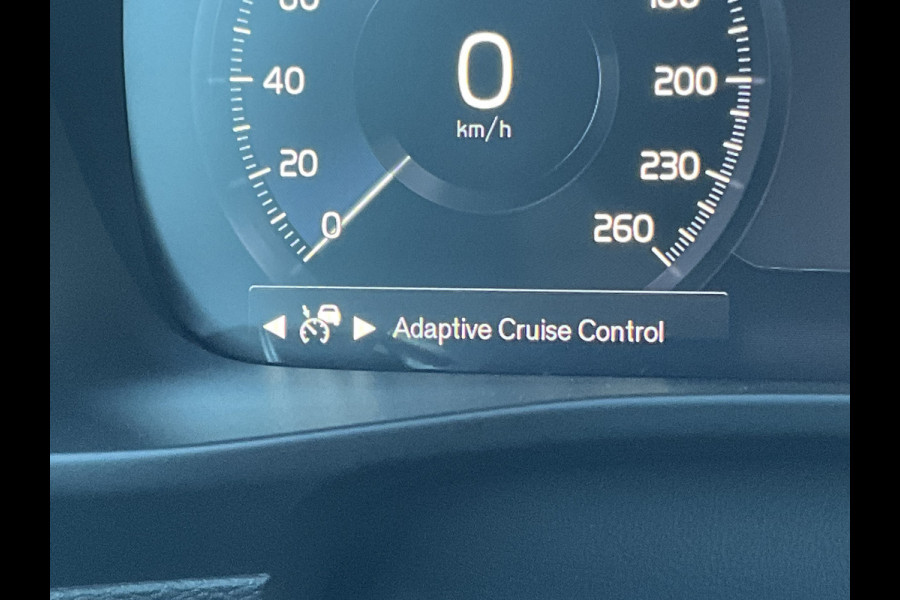 Volvo XC40 1.5 T5 262pk PHEV Recharge R-Design Elek.Trekhaak Leer Stoel/Stuurverw Adap.Cruise NL-Auto!