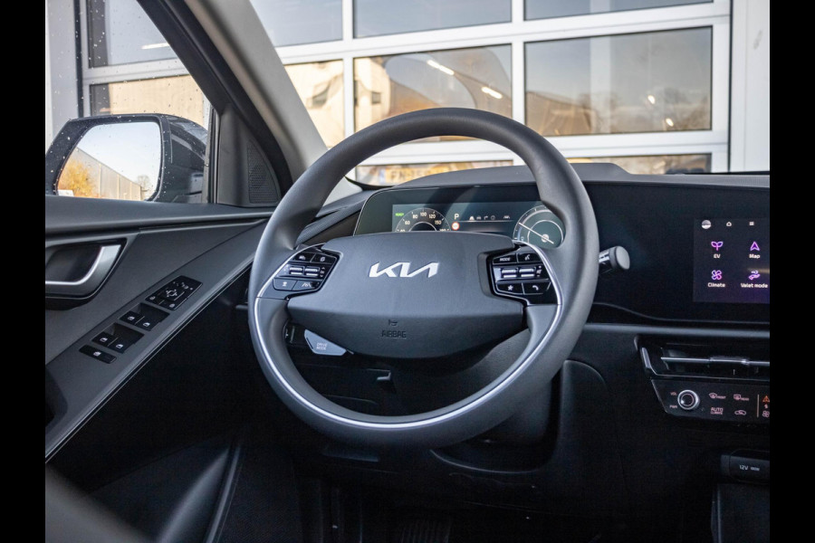 Kia Niro EV Light 64.8 kWh Actieprijs | Nieuwe auto! | Navigatie | Carplay | Adap. Cruise | Camera
