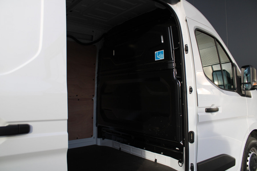 Renault Master T35 2.0 dCi 130 L2H2 Advance 131pk - Camera - Blindspot - Voorruit verwarming - Trekhaak - Carplay - Cruise - LED - Rijklaar