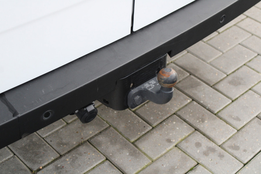 Renault Master T35 2.0 dCi 130 L2H2 Advance 131pk - Camera - Blindspot - Voorruit verwarming - Trekhaak - Carplay - Cruise - LED - Rijklaar