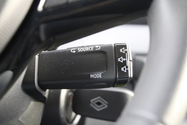 Renault Master T35 2.0 dCi 130 L2H2 Advance 131pk - Camera - Blindspot - Voorruit verwarming - Trekhaak - Carplay - Cruise - LED - Rijklaar