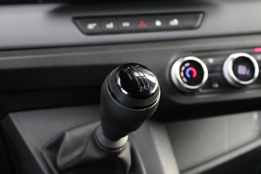 Renault Master T35 2.0 dCi 130 L2H2 Advance 131pk - Camera - Blindspot - Voorruit verwarming - Trekhaak - Carplay - Cruise - LED - Rijklaar