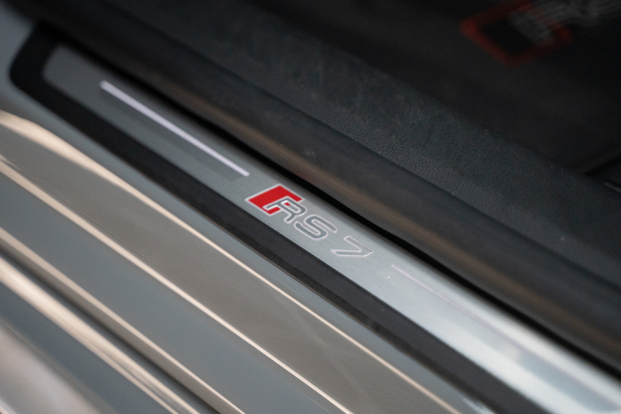 Audi A7 Sportback 4.0 TFSI RS 7 quattro URBAN / B&O / Keramisch / Pano / Soft close / HUD / VC / ACC RS7