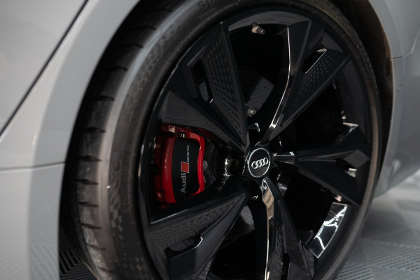 Audi A7 Sportback 4.0 TFSI RS 7 quattro URBAN / B&O / Keramisch / Pano / Soft close / HUD / VC / ACC RS7