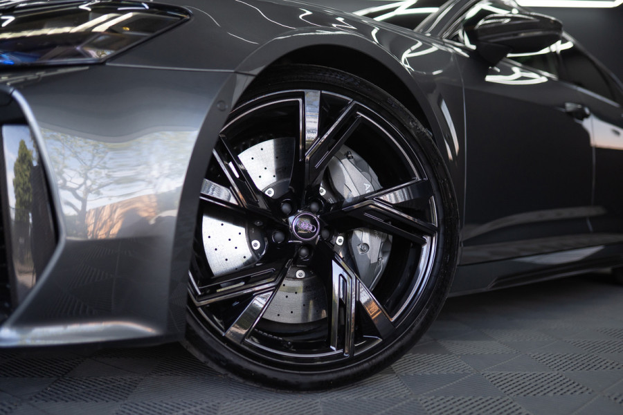 Audi A6 Avant RS 6 TFSI quattro / B&O 3d./ Milltek / Keramisch / Pano / Carbon / Softcl. / 360 cam / Alarm kl5 - Full option