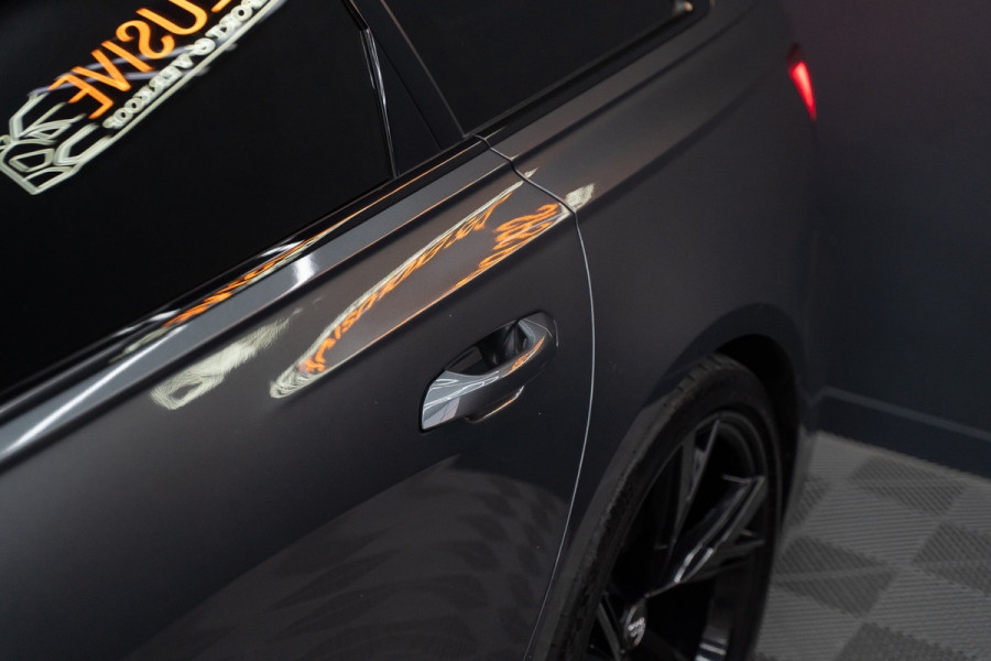 Audi A6 Avant RS 6 TFSI quattro / B&O 3d./ Milltek / Keramisch / Pano / Carbon / Softcl. / 360 cam / Alarm kl5 - Full option