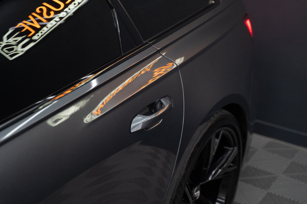 Audi A6 Avant RS 6 TFSI quattro / B&O 3d./ Milltek / Keramisch / Pano / Carbon / Softcl. / 360 cam / Alarm kl5 - Full option