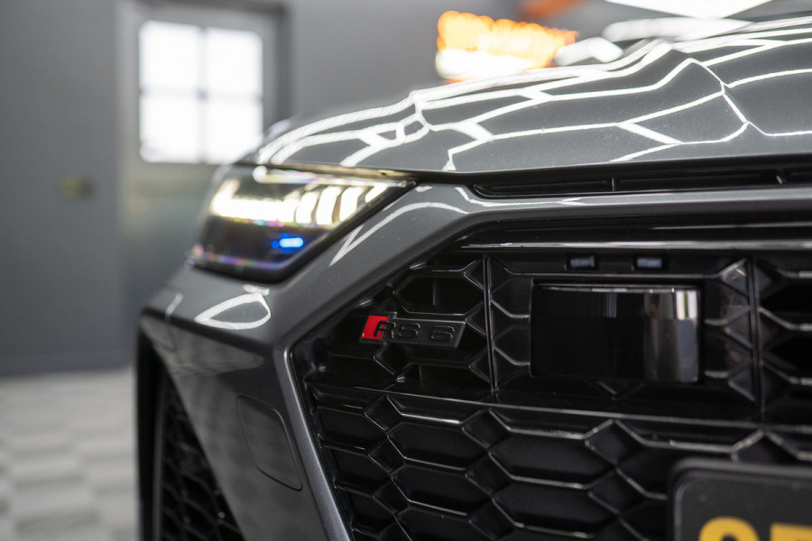 Audi A6 Avant RS 6 TFSI quattro / B&O 3d./ Milltek / Keramisch / Pano / Carbon / Softcl. / 360 cam / Alarm kl5 - Full option