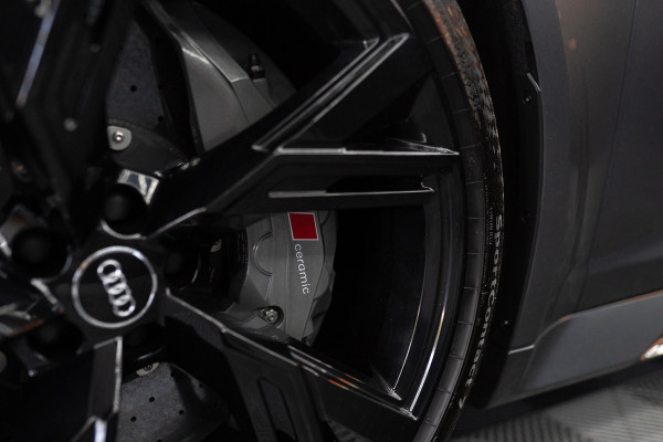 Audi A6 Avant RS 6 TFSI quattro / B&O 3d./ Milltek / Keramisch / Pano / Carbon / Softcl. / 360 cam / Alarm kl5 - Full option