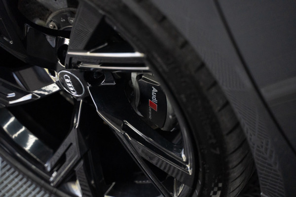 Audi A6 Avant RS 6 TFSI quattro / B&O 3d./ Milltek / Keramisch / Pano / Carbon / Softcl. / 360 cam / Alarm kl5 - Full option