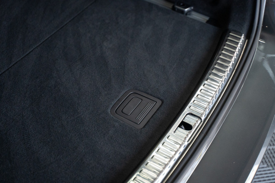 Audi A6 Avant RS 6 TFSI quattro / B&O 3d./ Milltek / Keramisch / Pano / Carbon / Softcl. / 360 cam / Alarm kl5 - Full option