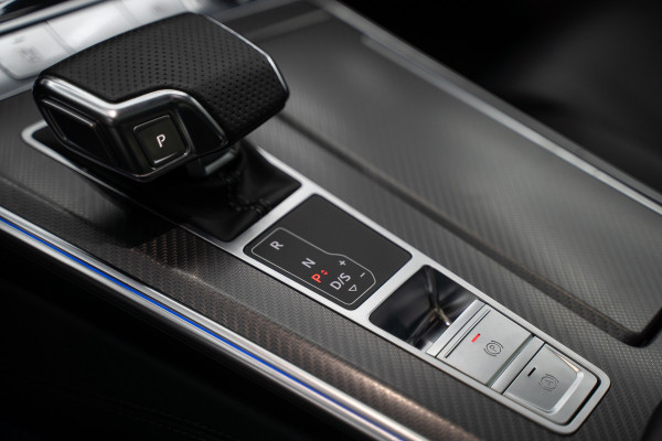 Audi A6 Avant RS 6 TFSI quattro / B&O 3d./ Milltek / Keramisch / Pano / Carbon / Softcl. / 360 cam / Alarm kl5 - Full option