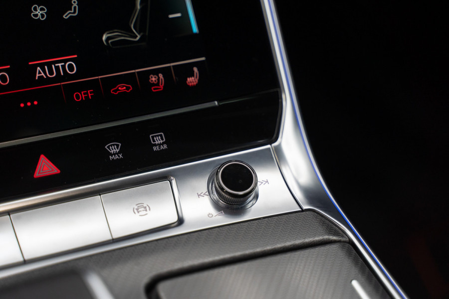 Audi A6 Avant RS 6 TFSI quattro / B&O 3d./ Milltek / Keramisch / Pano / Carbon / Softcl. / 360 cam / Alarm kl5 - Full option