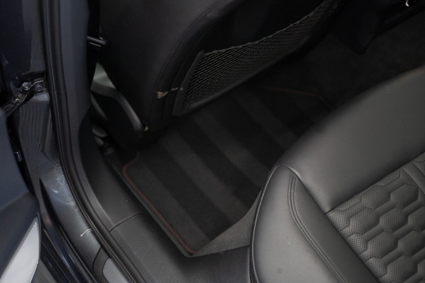 Audi A6 Avant RS 6 TFSI quattro / B&O 3d./ Milltek / Keramisch / Pano / Carbon / Softcl. / 360 cam / Alarm kl5 - Full option