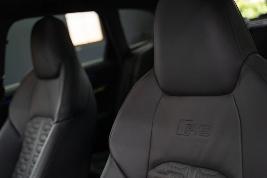 Audi A6 Avant RS 6 TFSI quattro / B&O 3d./ Milltek / Keramisch / Pano / Carbon / Softcl. / 360 cam / Alarm kl5 - Full option