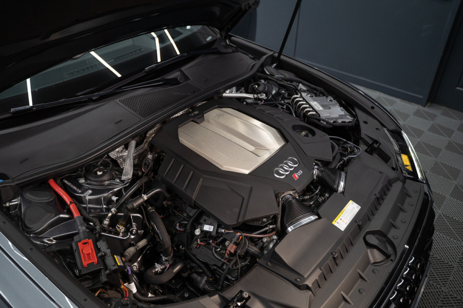 Audi A6 Avant RS 6 TFSI quattro / B&O 3d./ Milltek / Keramisch / Pano / Carbon / Softcl. / 360 cam / Alarm kl5 - Full option