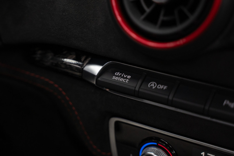 Audi A3 Limousine 2.5 TFSI RS 3 quattro Widebody / TTE700 / Full PPF / B&O / Pano / IPE Titanium uitlaat / VC / Custom RS3 VOL Stage 3