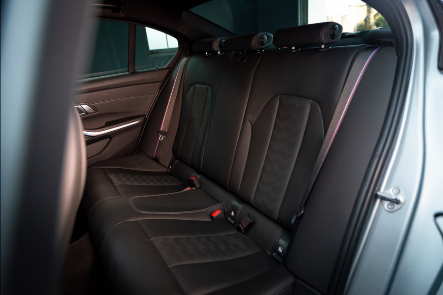 BMW 3 Serie M3 xDrive Competition / Frozen / Carbon / H&K / Laser / ACC / Curved display / Stoelverk. / Garantie