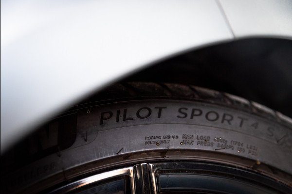 BMW 3 Serie M3 xDrive Competition / Frozen / Carbon / H&K / Laser / ACC / Curved display / Stoelverk. / Garantie