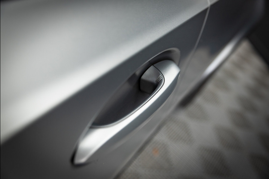 BMW 3 Serie M3 xDrive Competition / Frozen / Carbon / H&K / Laser / ACC / Curved display / Stoelverk. / Garantie