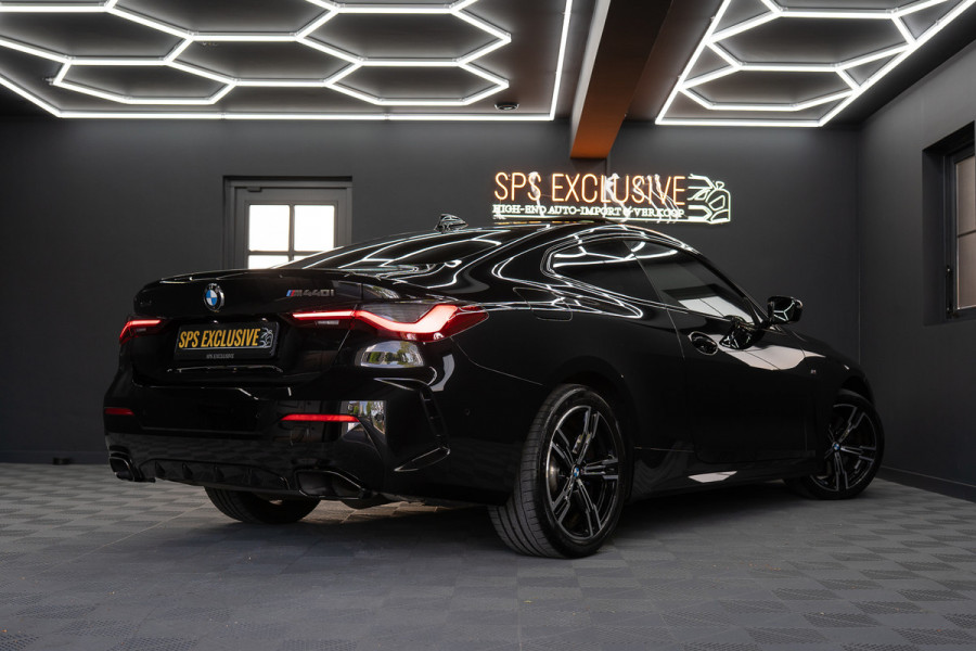BMW 4 Serie Coupé M440i xDrive High Executive / Adaptive / Pano / 360 / Individual / Stoelverwarming / Memory / Carplay