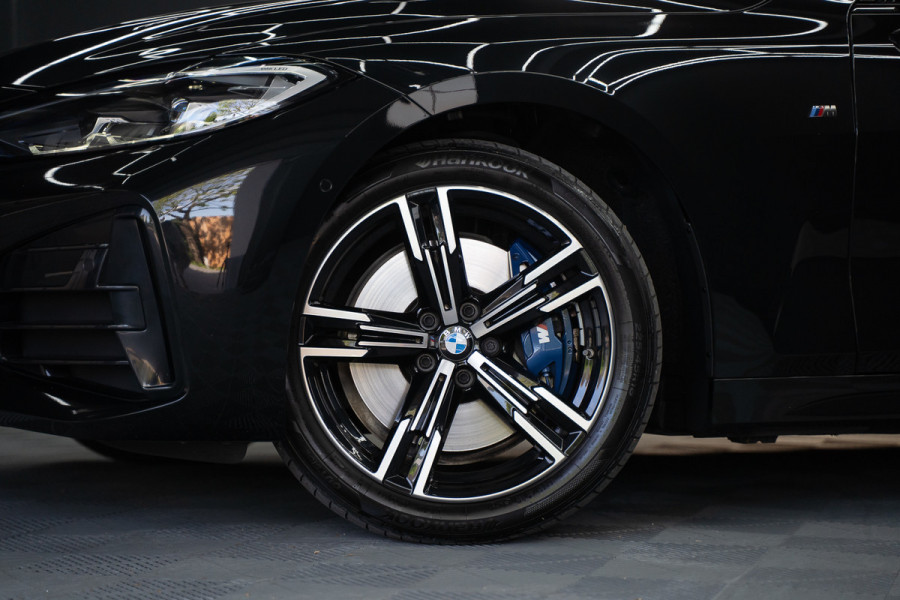 BMW 4 Serie Coupé M440i xDrive High Executive / Adaptive / Pano / 360 / Individual / Stoelverwarming / Memory / Carplay