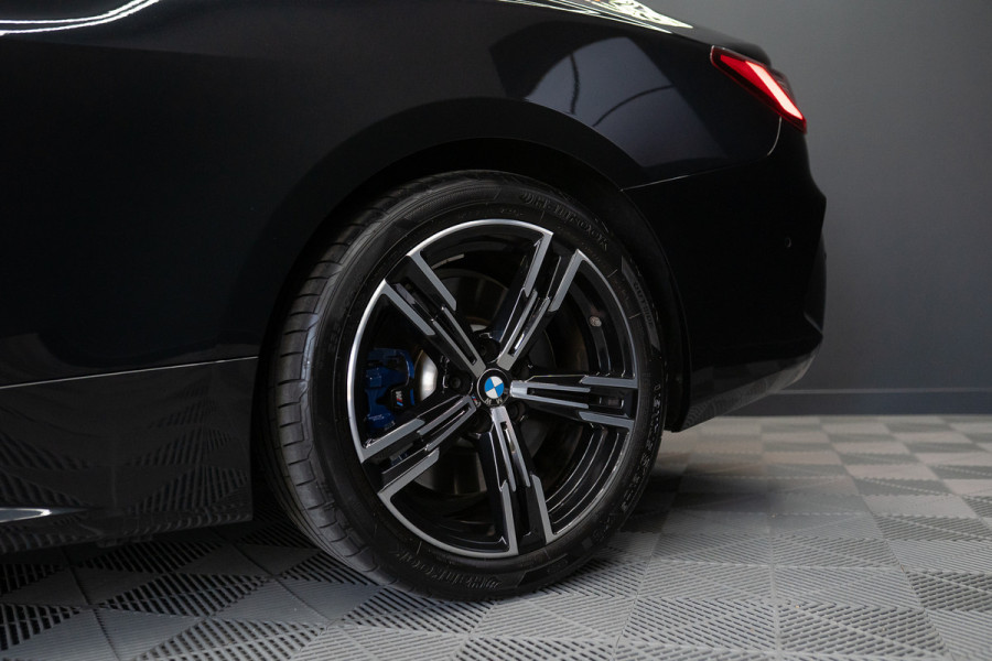 BMW 4 Serie Coupé M440i xDrive High Executive / Adaptive / Pano / 360 / Individual / Stoelverwarming / Memory / Carplay